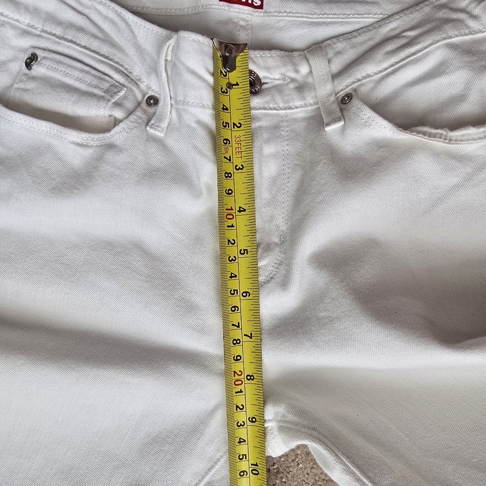 Denizen from Levi's Women's Modern Crop Jeans - Picture 6 of 9